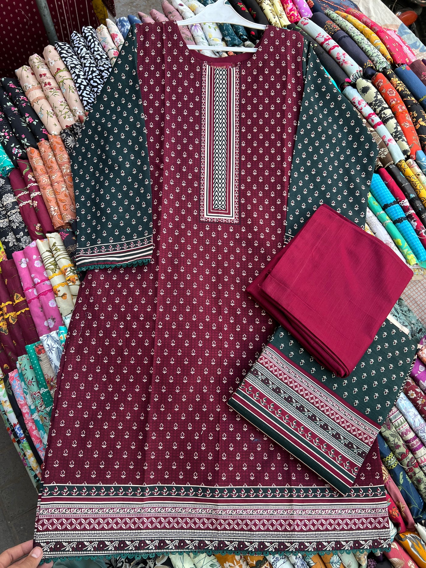 Binsaeed 3 Piece (Khaddar Fabric)