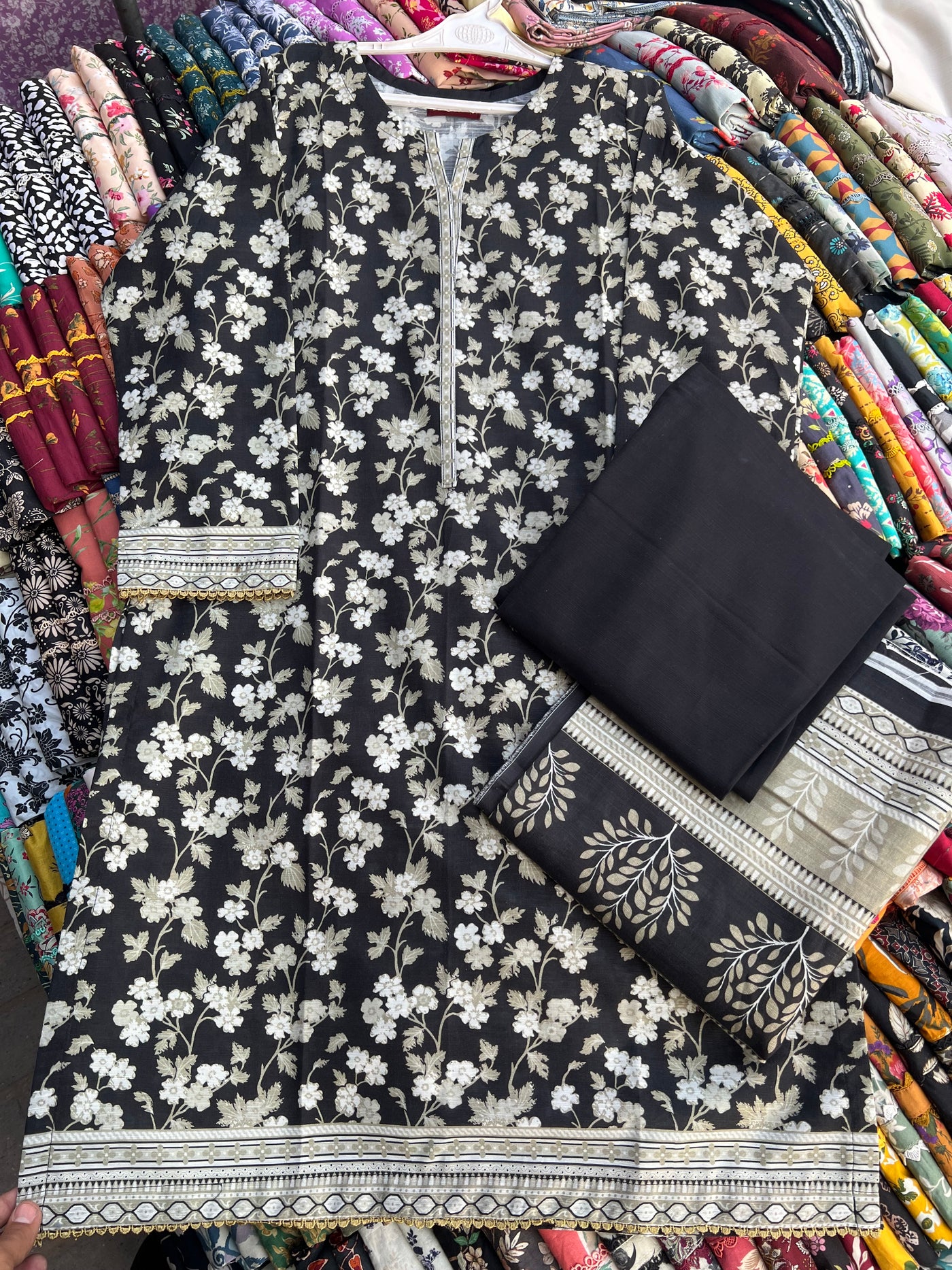 Binsaeed 3 Piece (Khaddar Fabric)