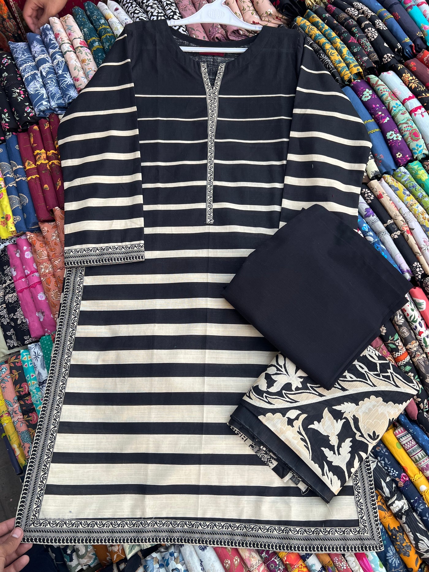 Binsaeed 3 Piece (Khaddar Fabric)