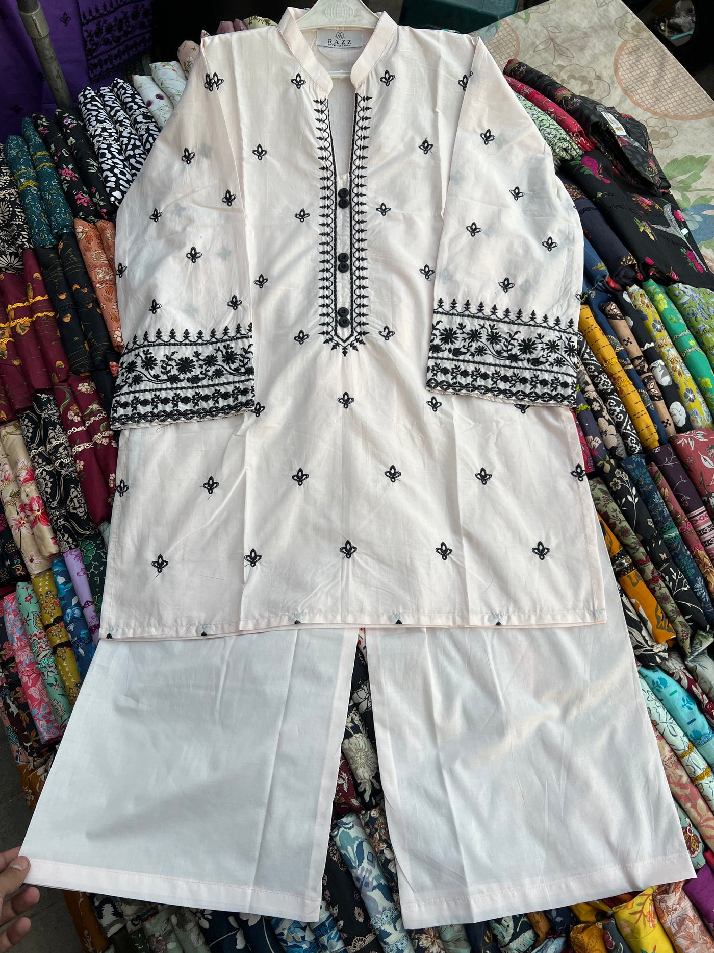 Embroidered Kurta & Flapper Set (Light Pink)