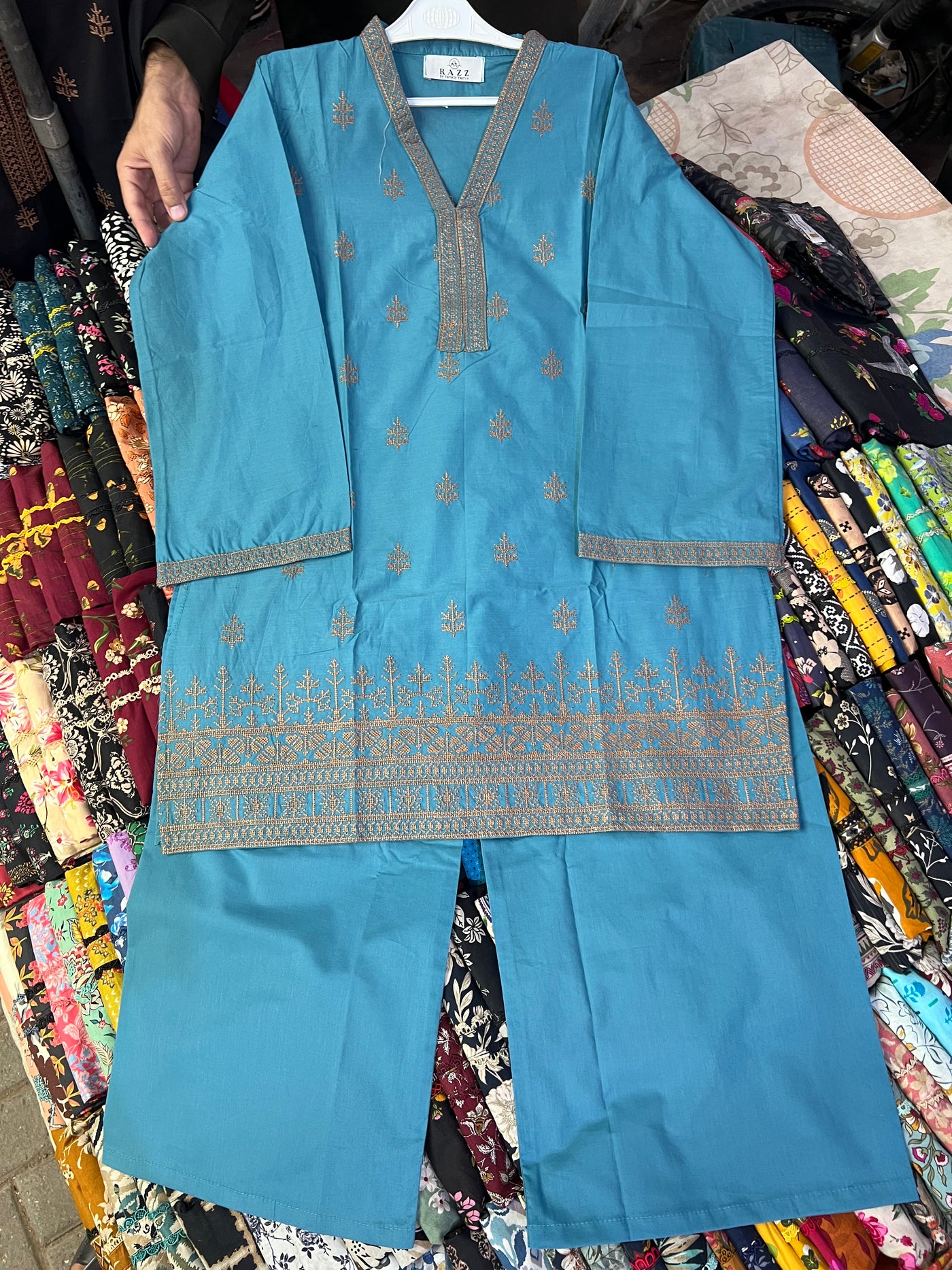 Embroidered Kurta & Flapper Set
