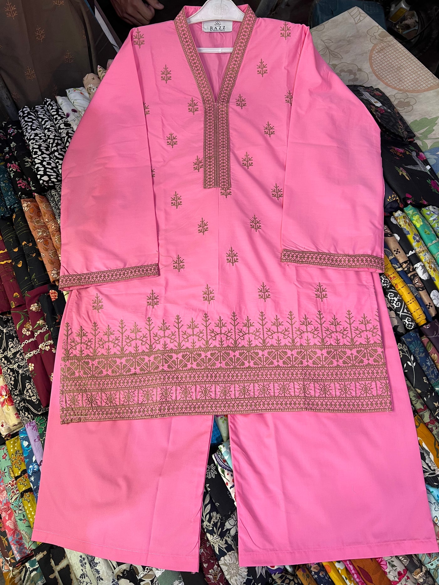 Embroidered Kurta & Flapper Set