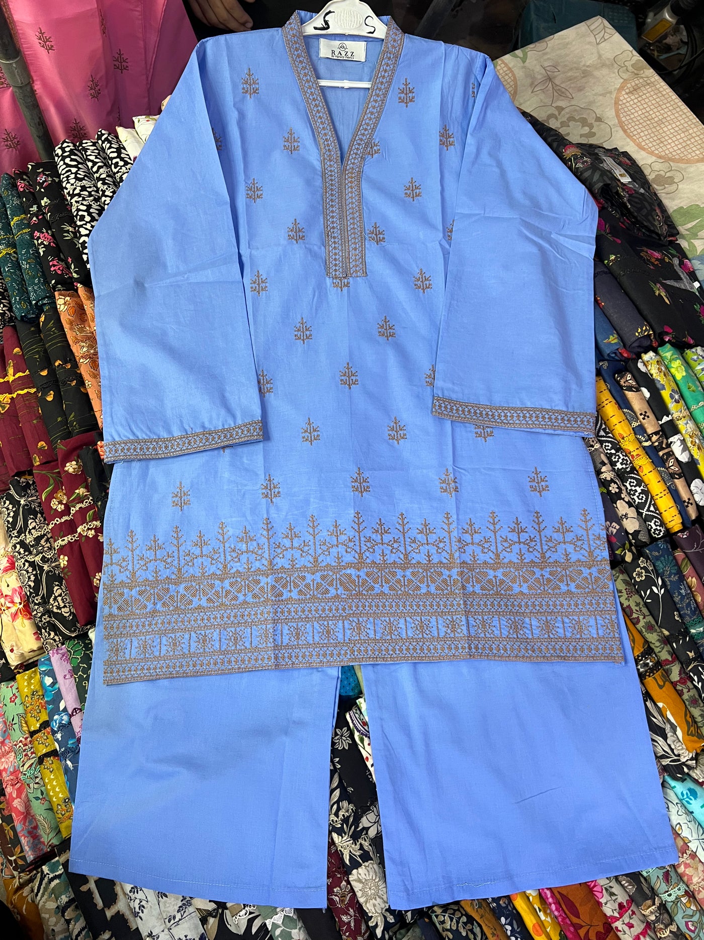 Embroidered Kurta & Flapper Set