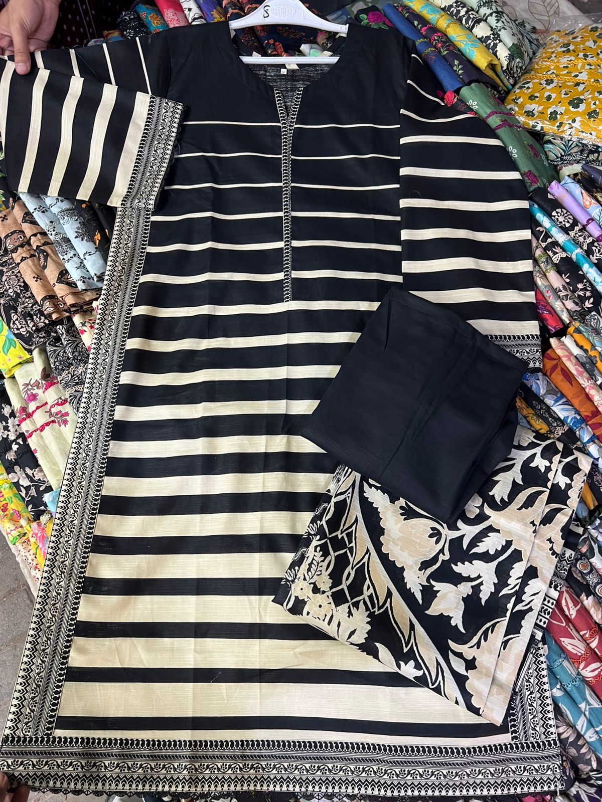 Binsaeed 3 Piece (Khaddar Fabric)